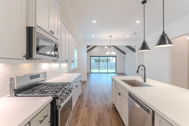 Building Photo - 9322 Galloway Wds Trl