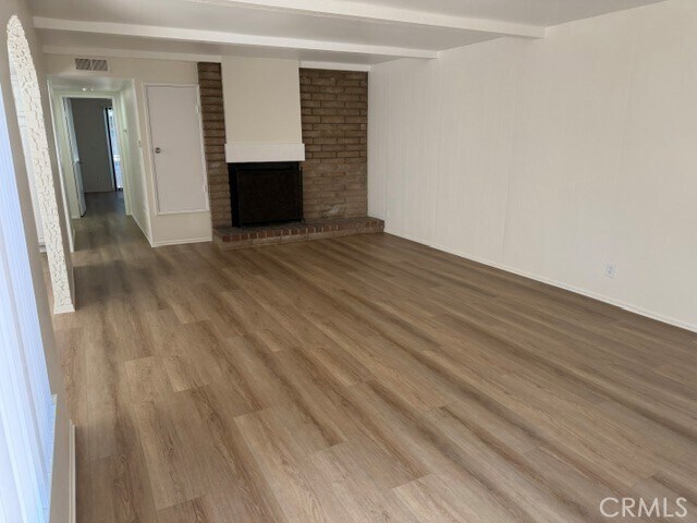 Building Photo - 2324 Raintree Dr