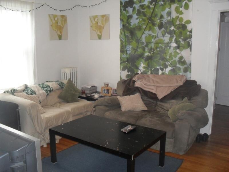 Building Photo - 14 Stockwell St