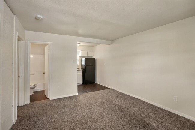 Building Photo - 5415 3 Rd St