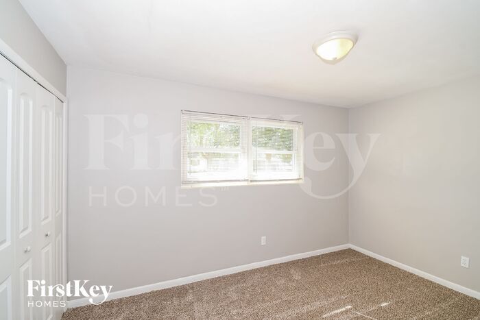 Building Photo - 8017 Santillo Dr
