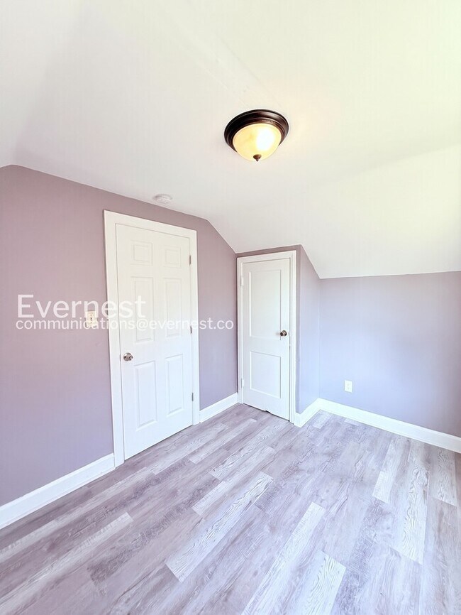 Building Photo - 9460 Wayburn St
