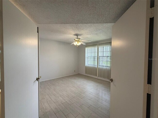 Building Photo - 19505 Quesada Ave