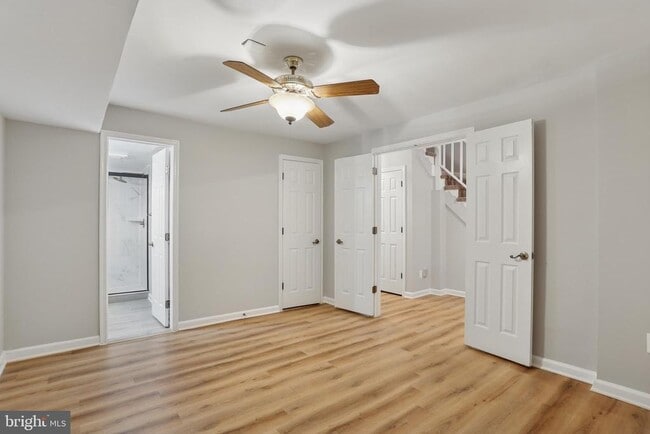 Building Photo - 4043 Lake Glen Rd