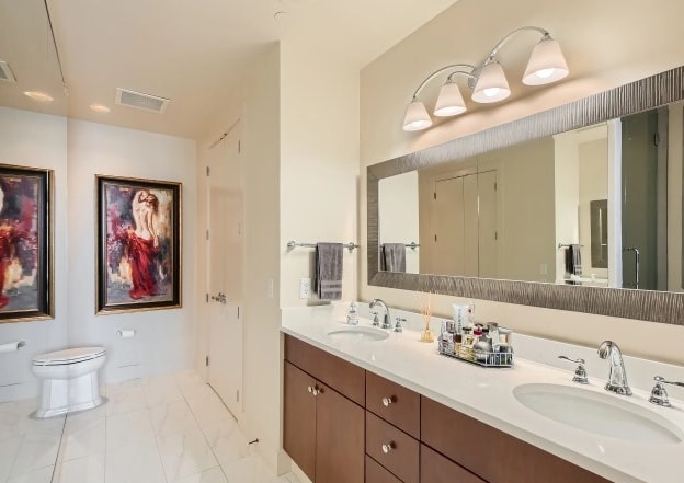 Building Photo - 610 E Market-180.1