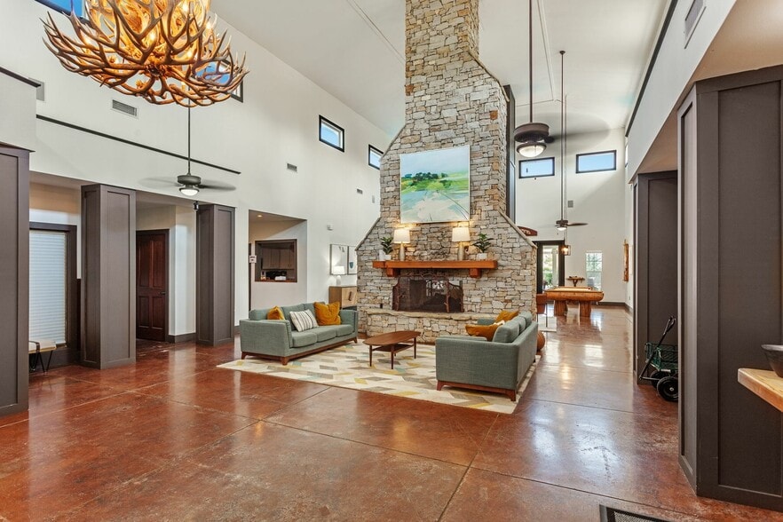 Come inside the clubhouse - Campus Lodge