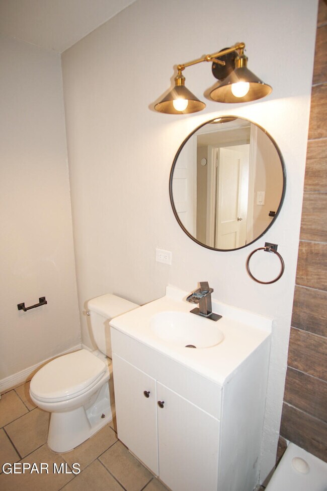 Building Photo - 3817 Thomason Ave