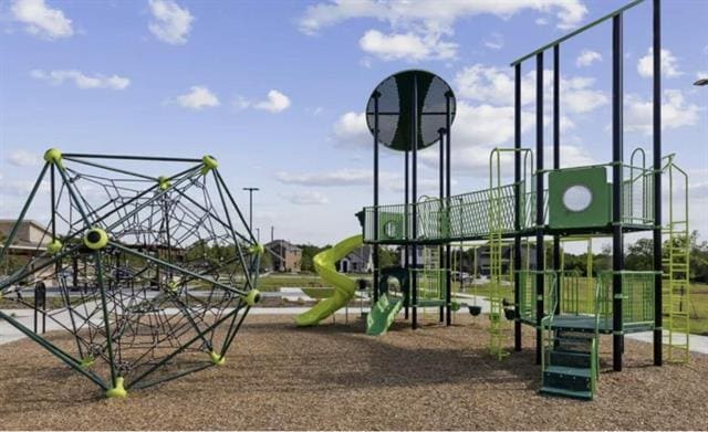 Building Photo - 707 Leavenworth Dr