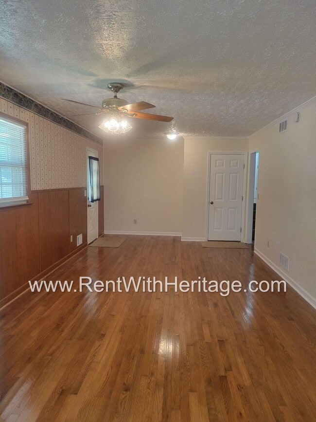 Building Photo - Gorgeous 3bd/2bath Brick Home/ Attention To Detail/ Upgrades Galore/ Great Location