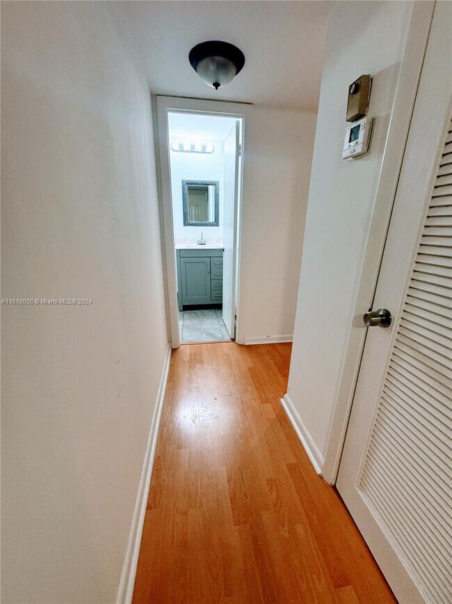 Building Photo - 8100 Sunrise Lakes Blvd