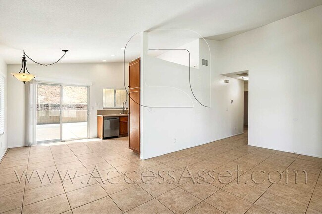 Building Photo - 15731 Laguna Ave