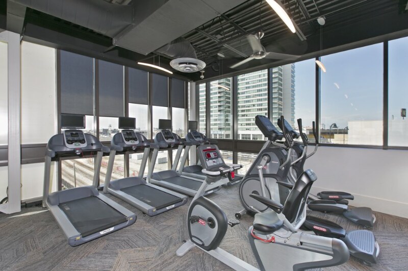 Building Photo - 330 N Jefferson St