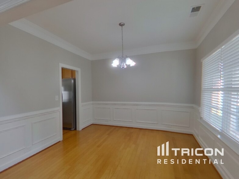 Building Photo - 2625 Sierra Chase Dr