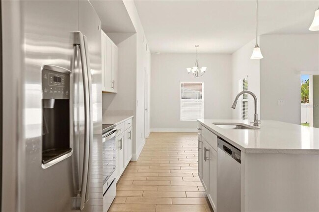 Building Photo - 870 Columbia St