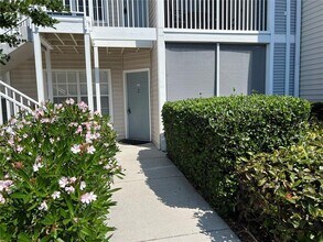 Building Photo - 850 S Tamiami Trl