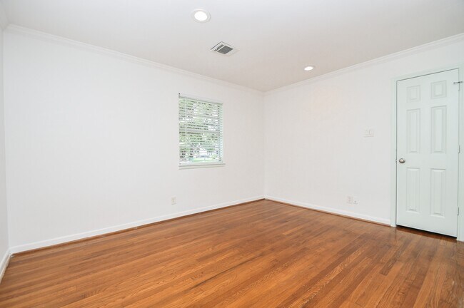 Building Photo - 6602 Housman