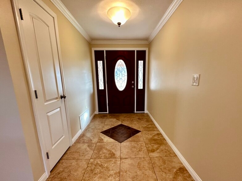 Entry Hall - 5527 W Avenue M2
