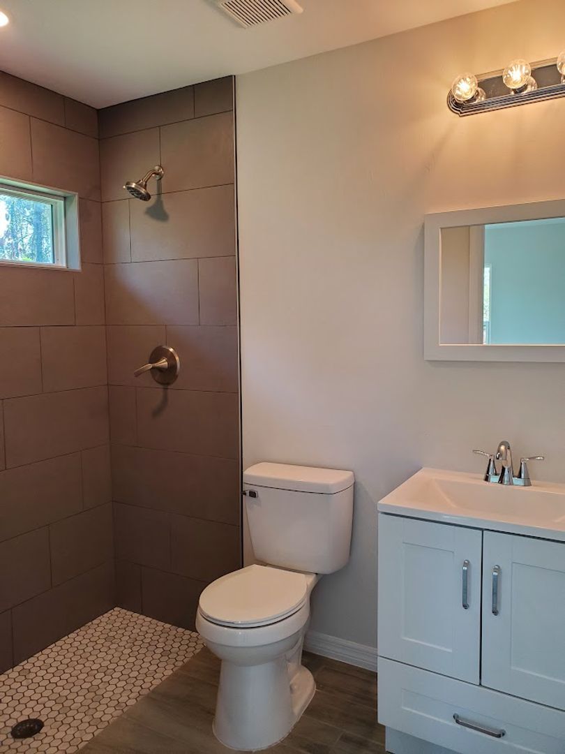 Building Photo - Coming Soon Newer 3x2 Duplex Unit