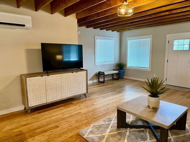Building Photo - West AVL Cottage 105