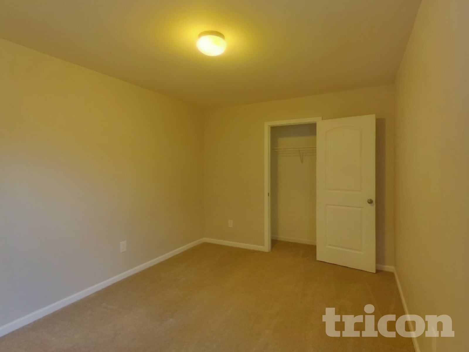 Building Photo - 117 Vermillian Dr