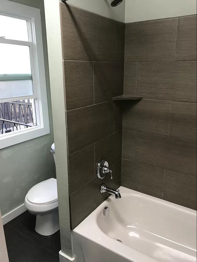 Building Photo - 550 N 970 W