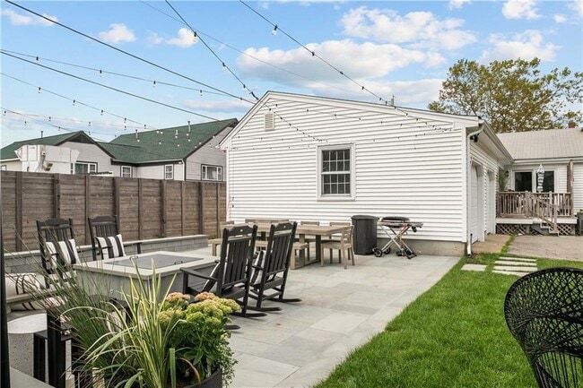 Building Photo - 1 Narragansett Ave