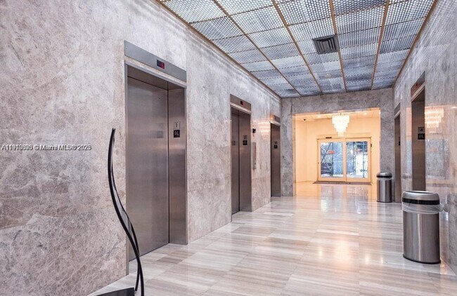 Building Photo - 100 Bayview Dr