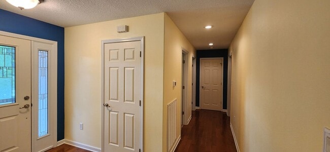 Building Photo - 17 Marquette Ct