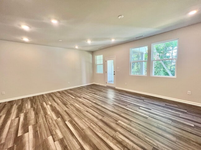 Building Photo - Newly Built 3BD, 2.5BA Raleigh Townhome in...