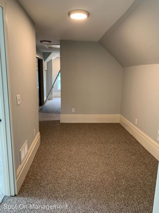 Building Photo - 830 University Ave W