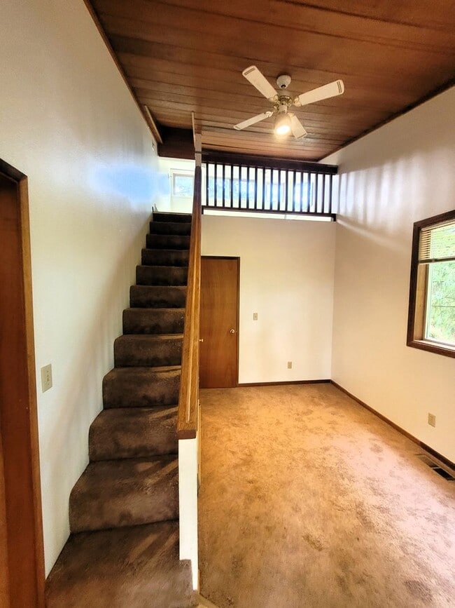 Building Photo - Cabin Style Home, 2 Bedroom - Bellingham, Toledo St