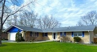 Building Photo - 15122 W Redwood Ln