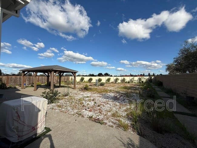 Building Photo - 1136 Crescent Ave