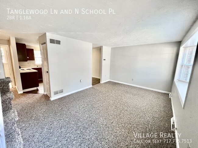 Building Photo - Spacious 2-BR Townhome in Dallastown Schoo...