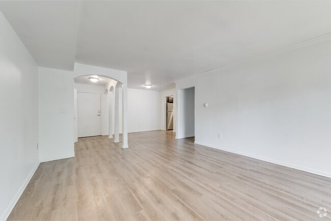 1 BR, 1BA - 770 - 800 SF - The Uptowne Apartments