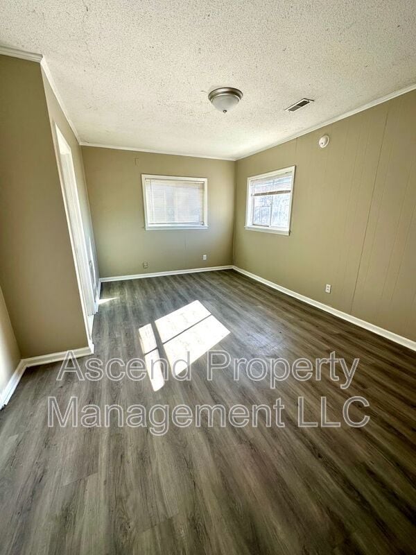 Building Photo - 508 Buckley St