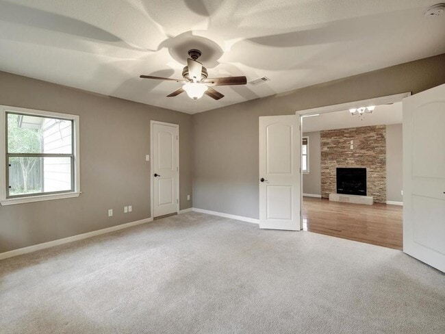 Building Photo - 2905 Perry Ln