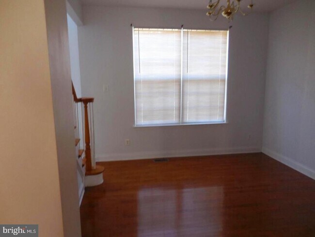 Building Photo - 6 Palmer Ct