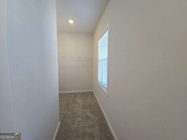 Building Photo - 440 Winding Rose Dr