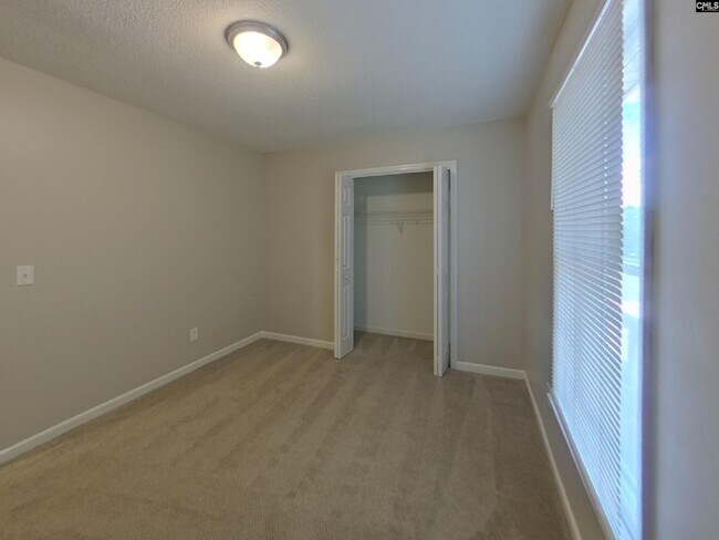 Building Photo - 116 Glenshannon Dr