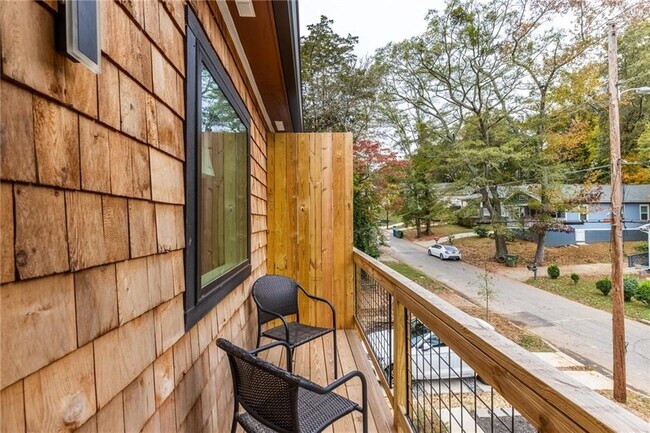 Building Photo - 1278 Plaza Ave SW