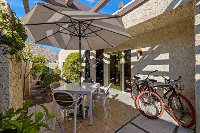 Building Photo - Mountain View Retreat in Palm Springs