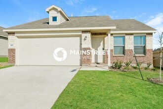 Building Photo - 3 Bedroom Pet-Friendly Home in Fort Worth, TX with Main Street Renewal