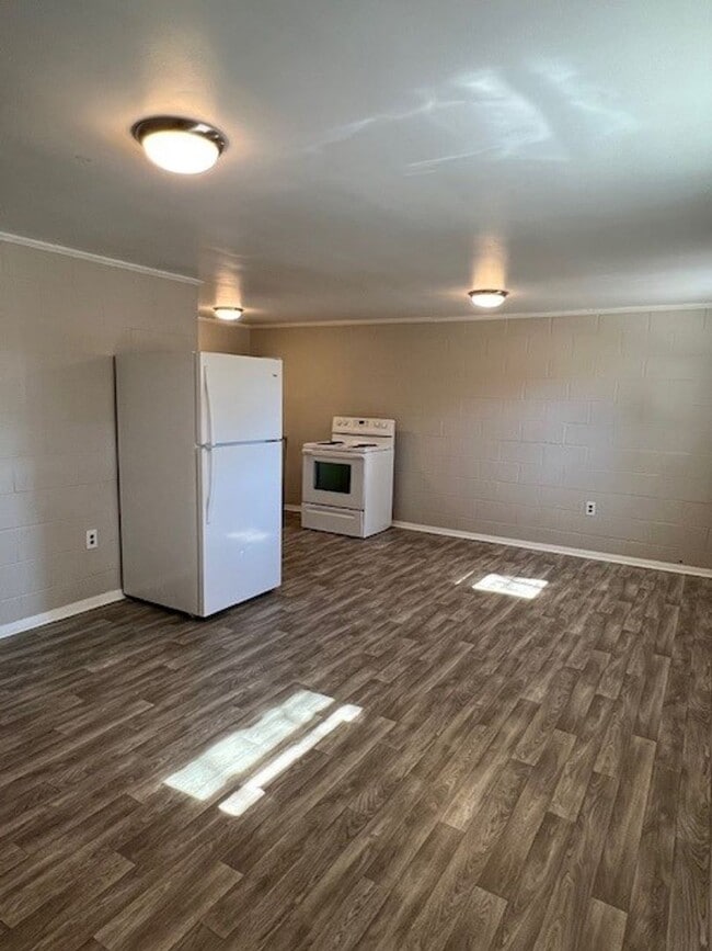 Building Photo - 1153 Tammy st. Unit B