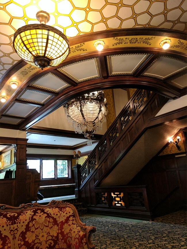 Building Photo - 211 W Highland Dr