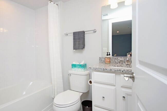 Building Photo - End-Unit Avon Park Townhome Near Biscuit Run Park