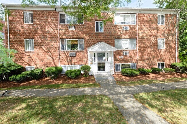 Primary Photo - 133 Winthrop St
