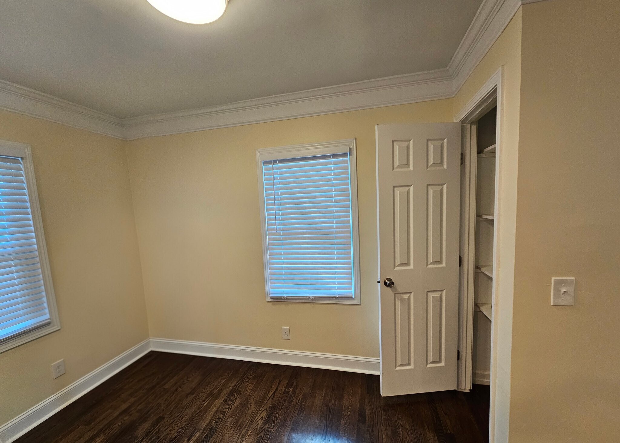 Building Photo - 276 Frasier St SE