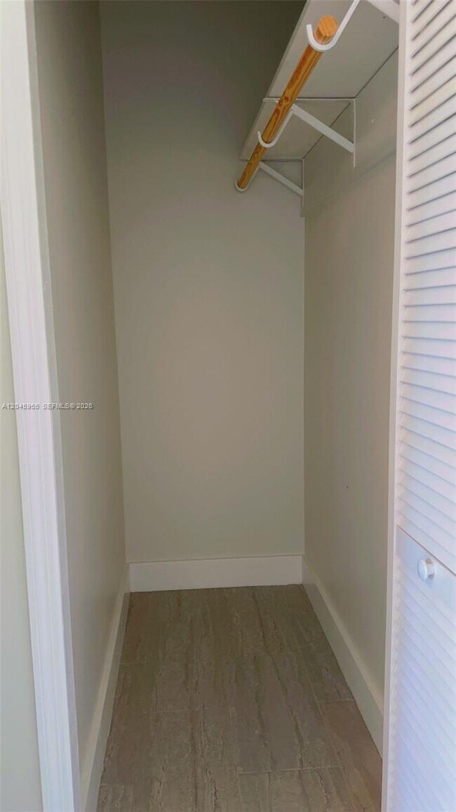 Building Photo - 12802 Grand Oaks Dr