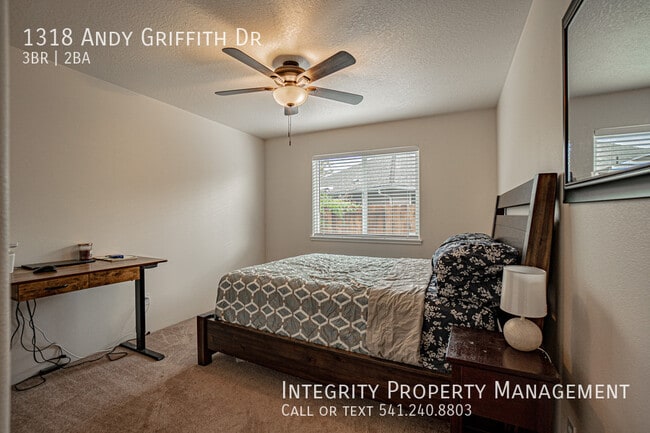 Building Photo - 1318 Andy Griffith Dr